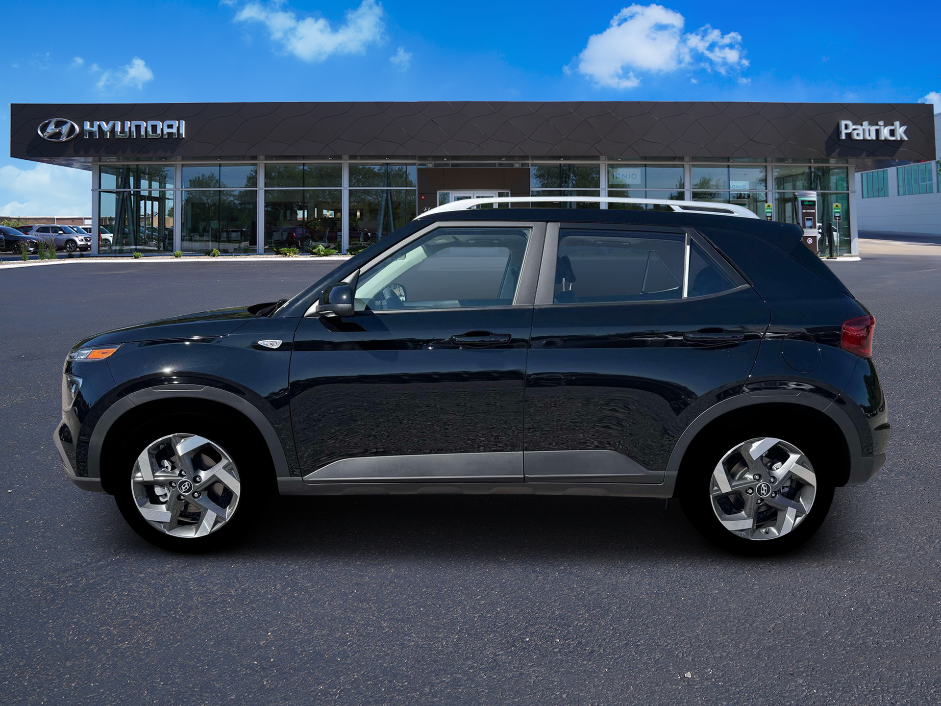 New 2026 Onyx Black Hyundai SEL image 3