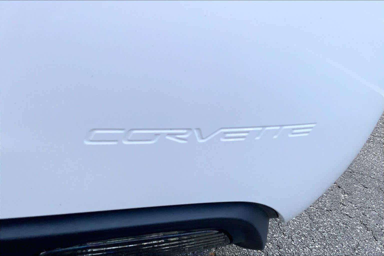 Used 2006 Arctic White Chevrolet  image 8