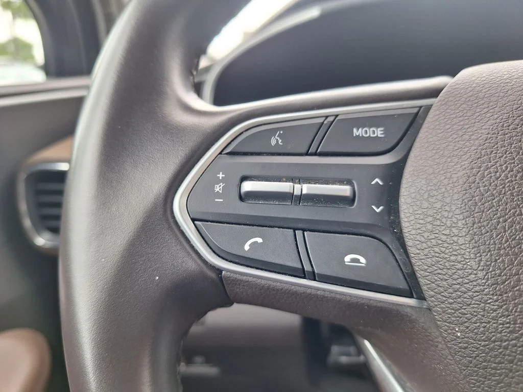 Used 2023 Black Hyundai SEL Convenience image 13