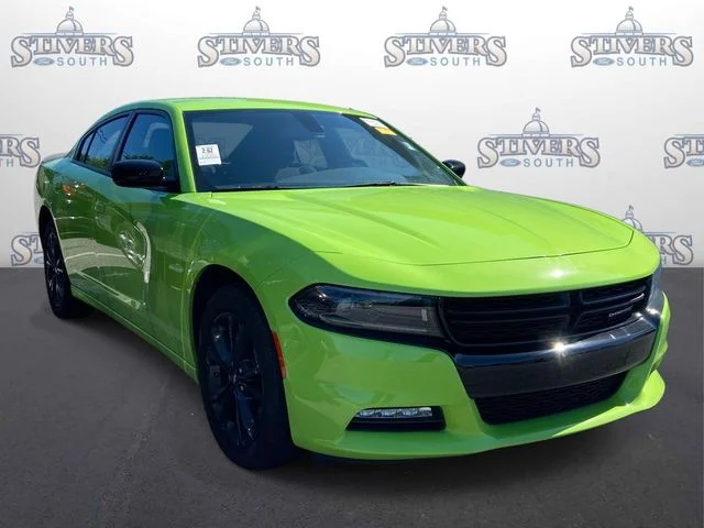 Used 2023 Sublime Clearcoat Metallic Dodge SXT image 1