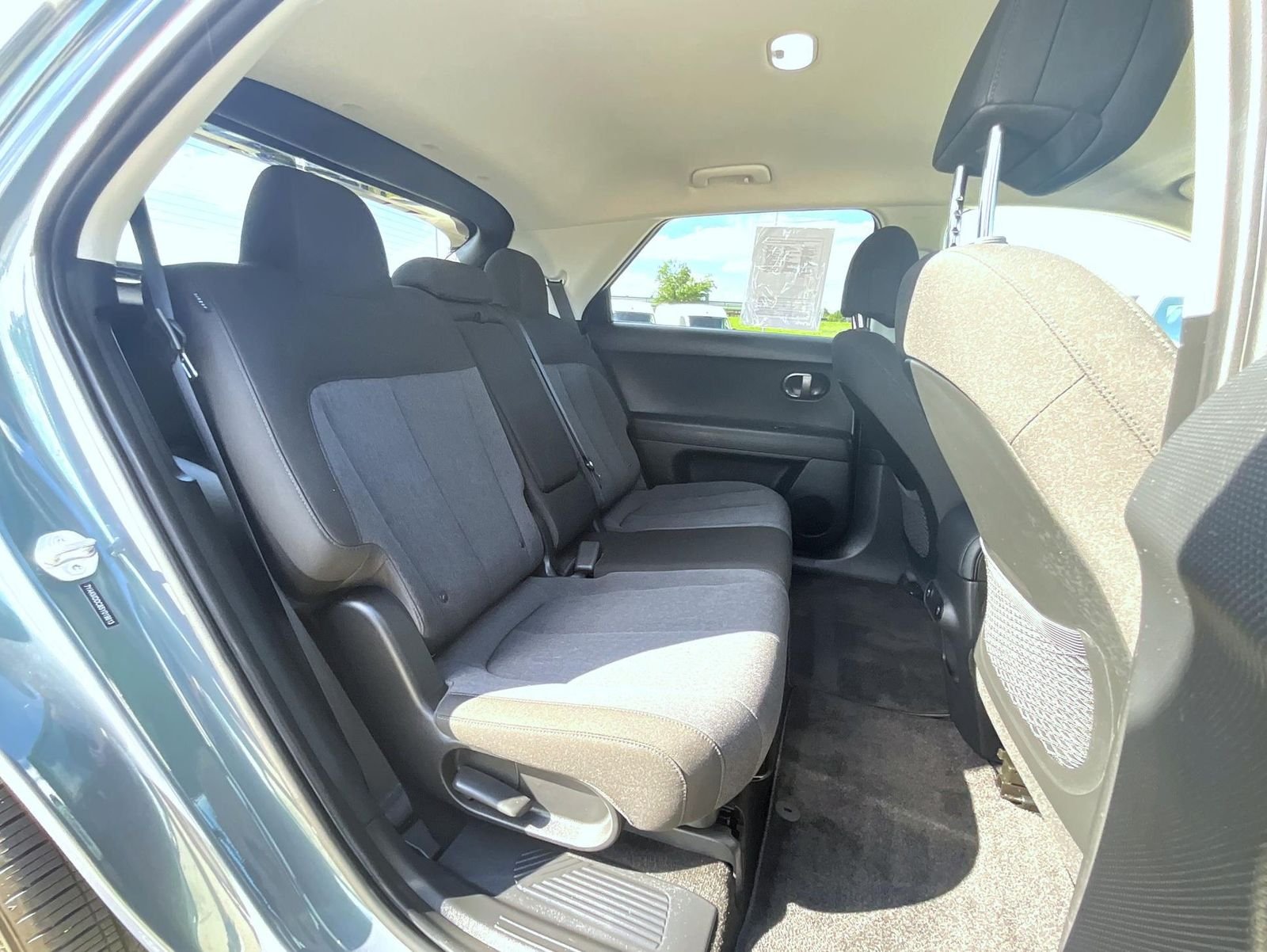 Used 2025 Green Hyundai SE image 19
