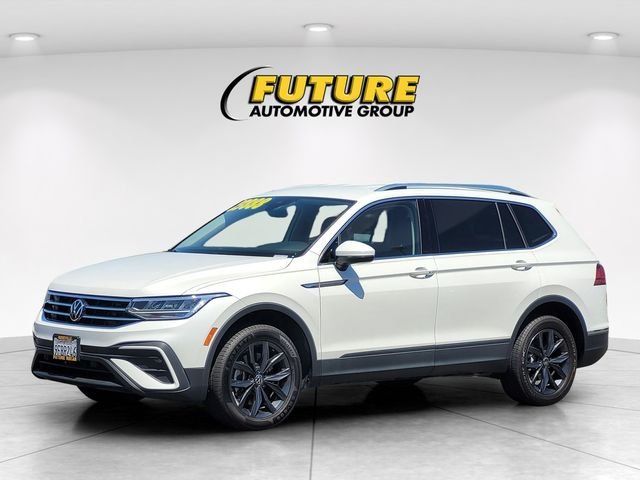 Used 2023  Volkswagen 2.0T SE image 5