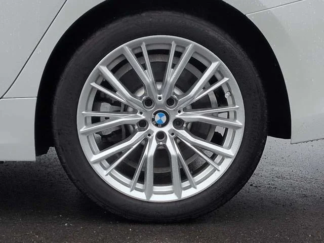 New 2024 Mineral White Metallic BMW 330i xDrive image 20