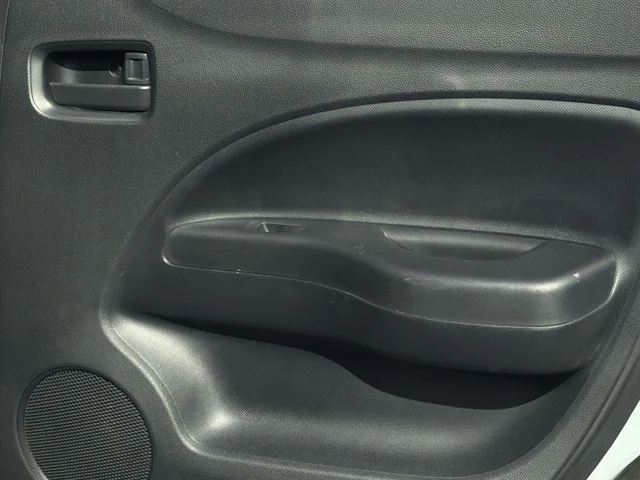 Used 2024  Mitsubishi ES image 36