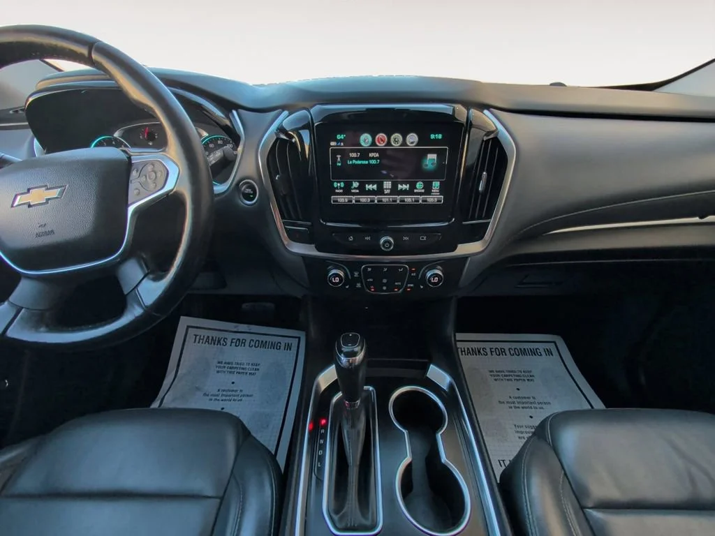 Used 2019 IRIDESCENT PEARL TRICOAT Chevrolet LT Leather image 11