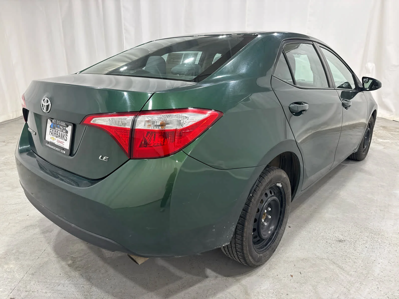 Used 2016 Green Toyota LE image 5