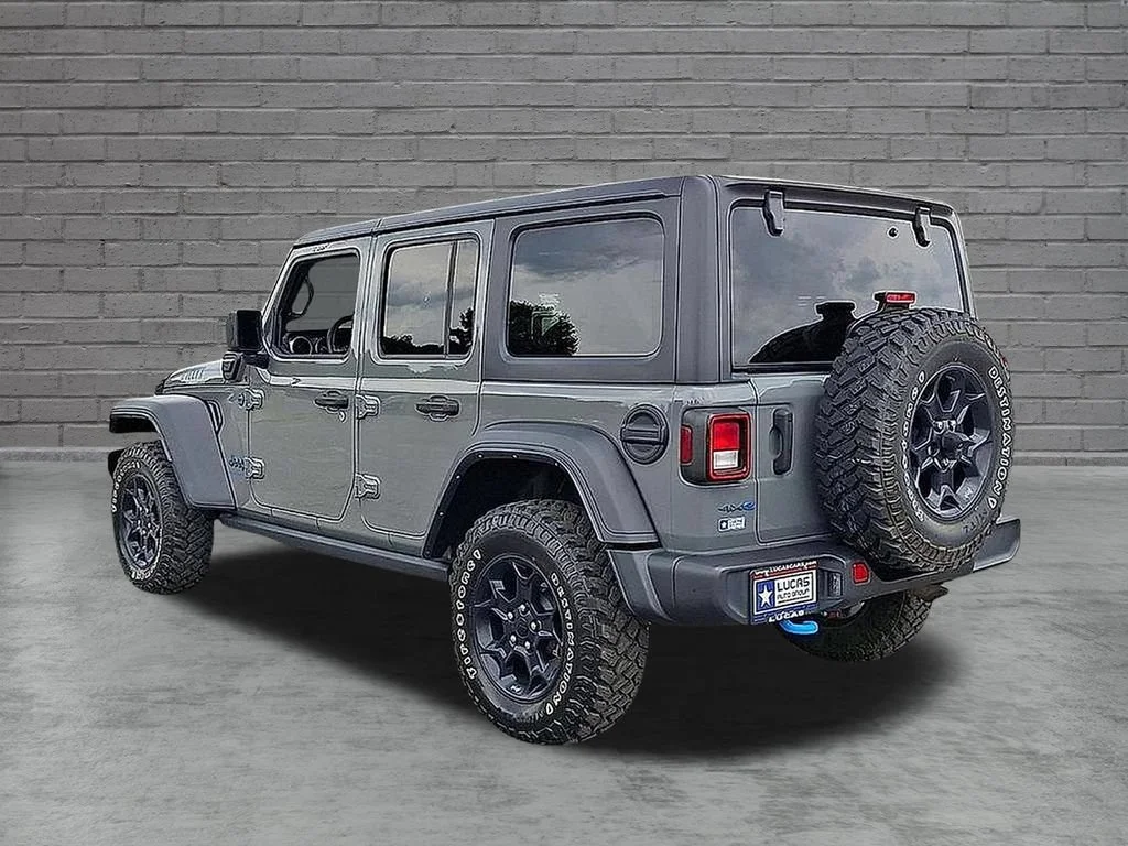 Used 2023 Gray Jeep 4x4 image 10