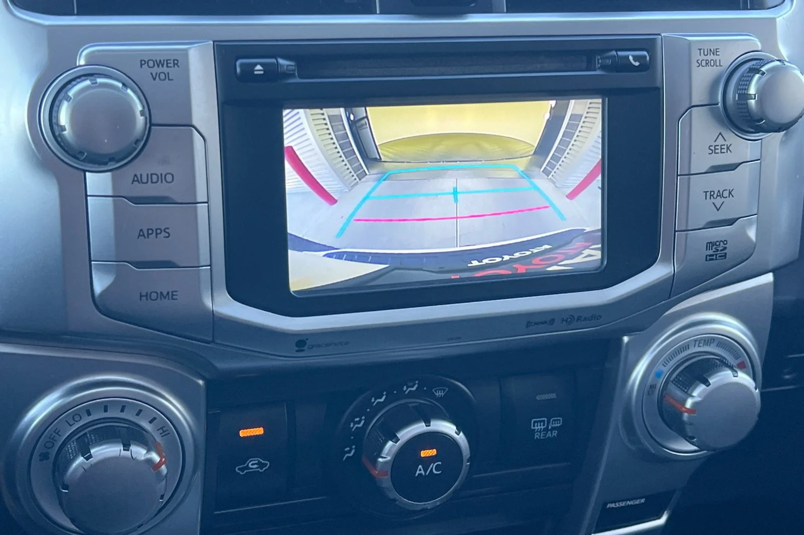 Used 2018 Super White Toyota SR5 Premium image 20