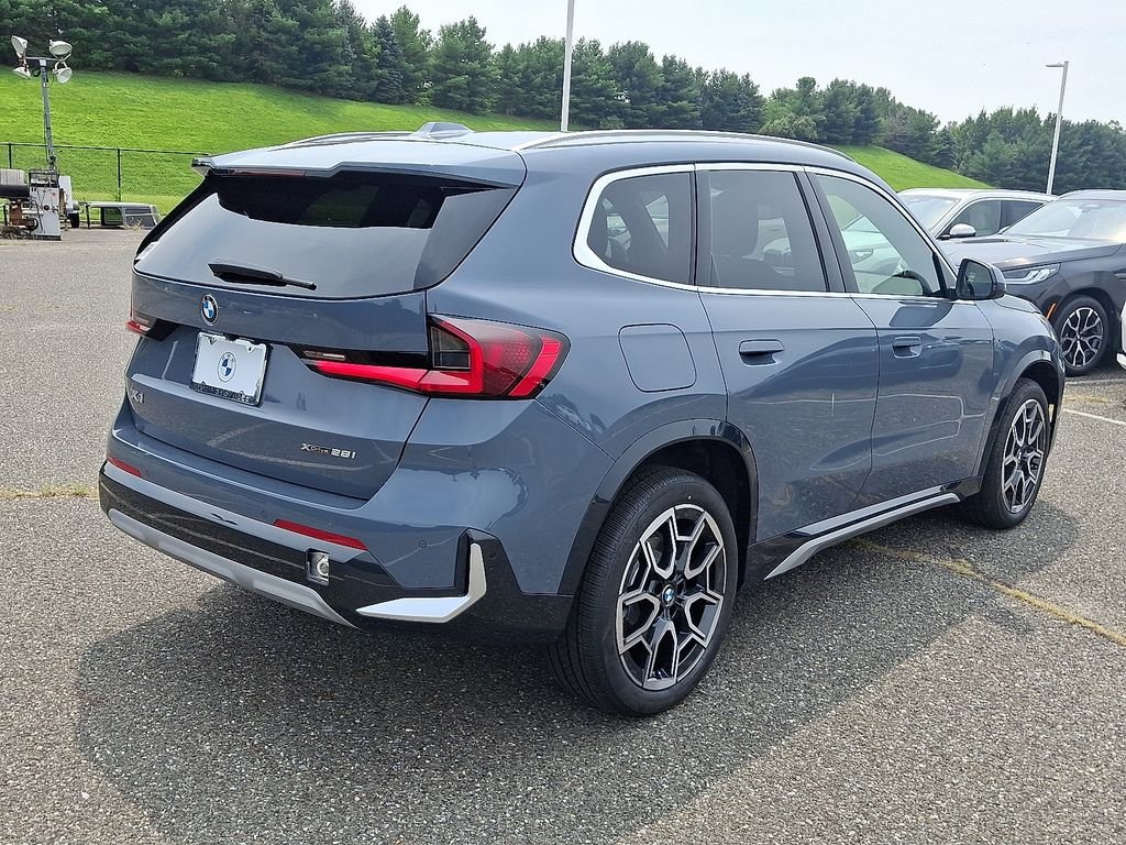 New 2026 Storm Bay Metallic BMW xDrive28i image 4