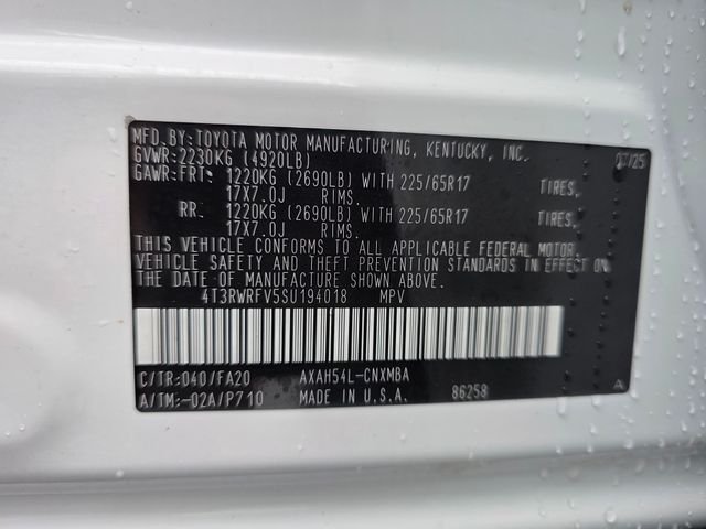 Used 2025 White Toyota XLE image 25