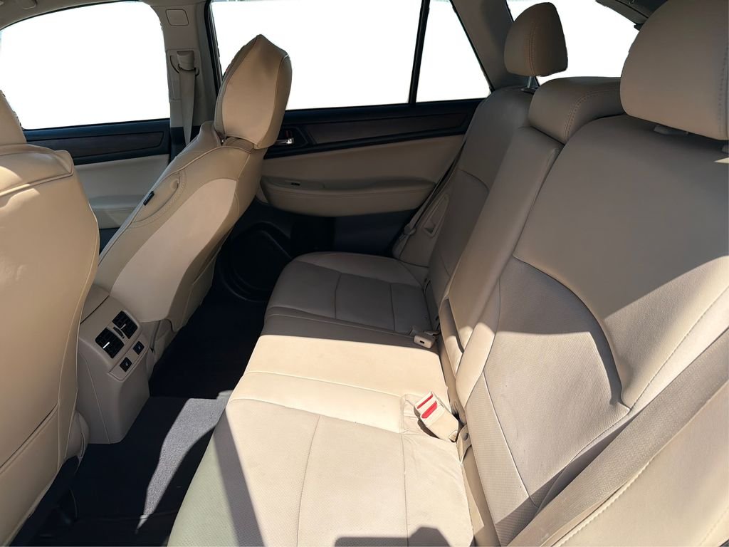 Used 2017 Crystal White Pearl Subaru Limited image 11