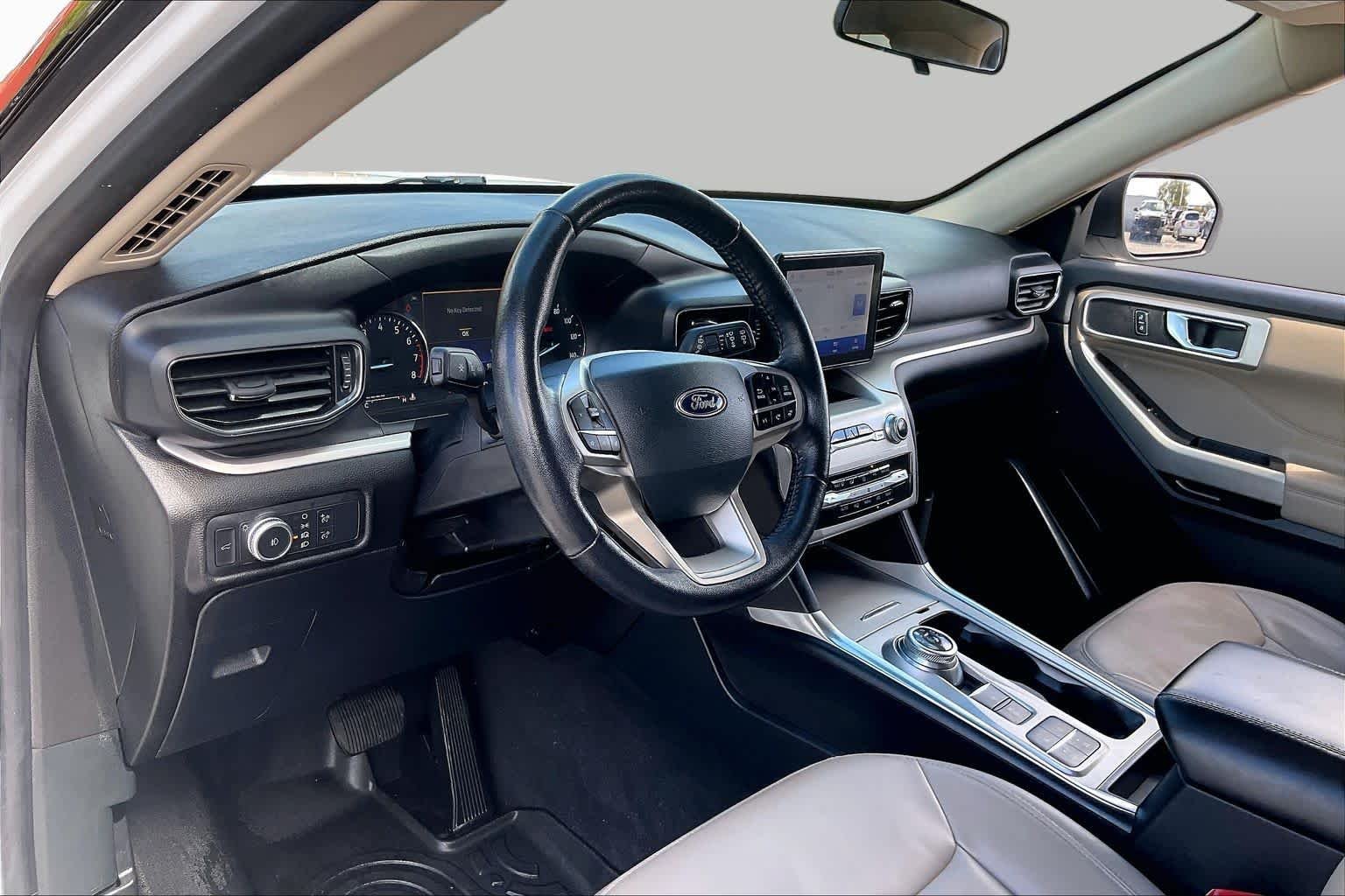 Used 2022 Oxford White Ford XLT image 28