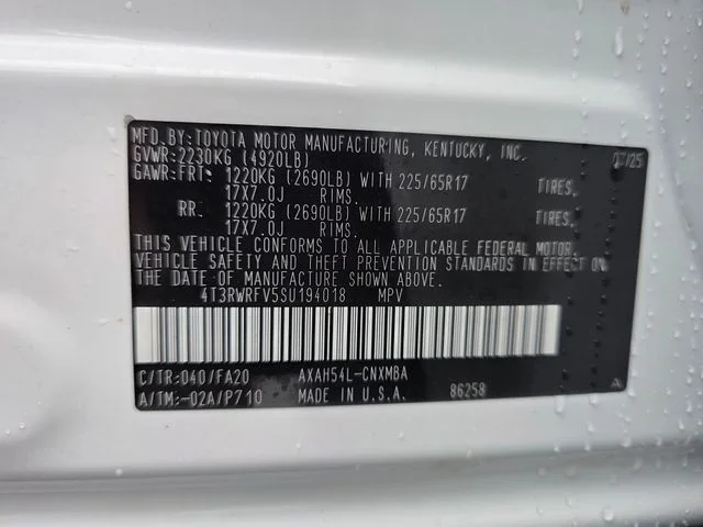 Used 2025 Ice Toyota XLE image 25