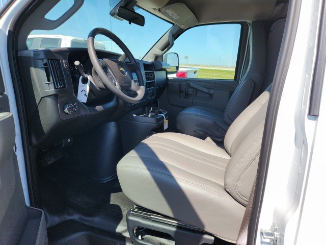 2025 Chevrolet Express Cargo Work Van - Photo 15