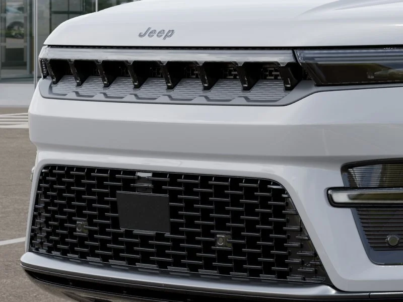 New 2026 Bright White Clear-Coat Exterior Paint Jeep Limited Altitude image 11