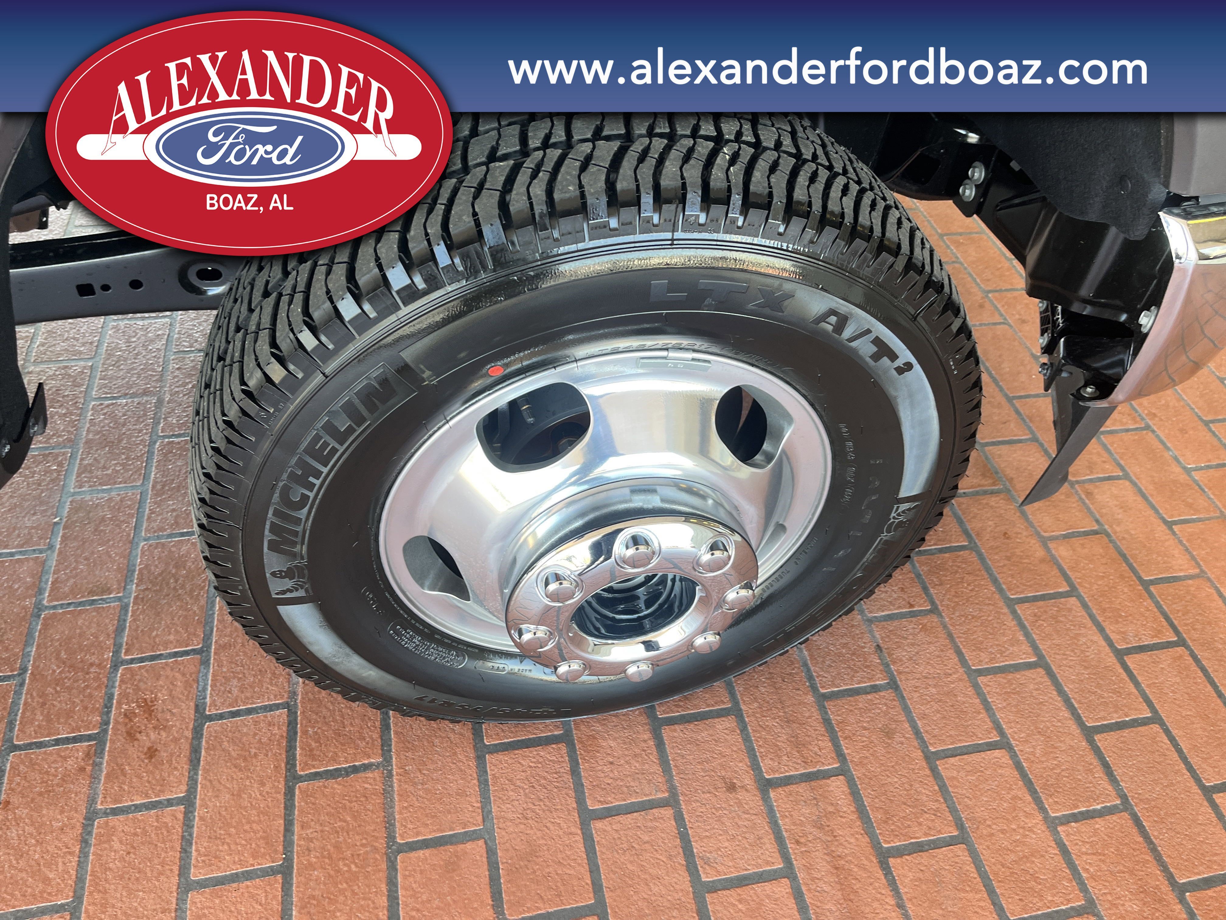 2025 Ford F-350 Super Duty Chassis Cab XL - Photo 10