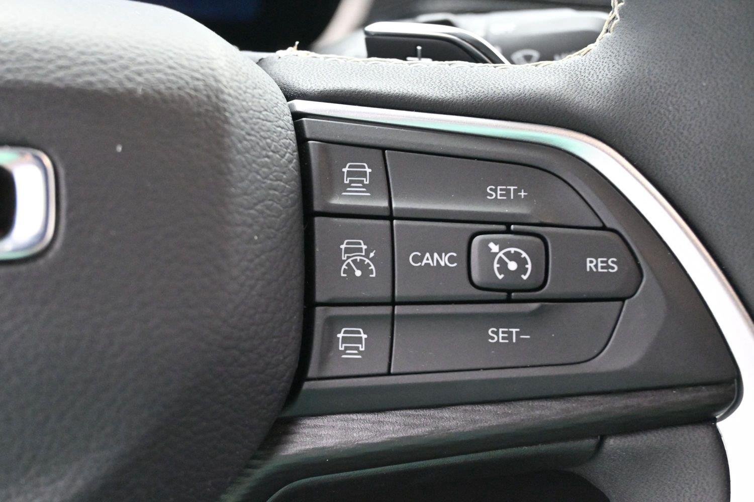Used 2024 Bright White Clearcoat Jeep Altitude X image 19