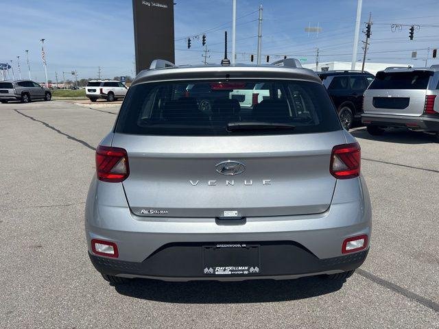 New 2026 Shimmering Silver Hyundai SEL image 41