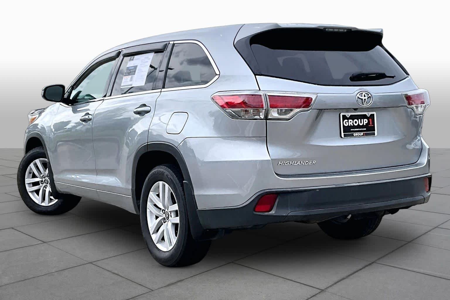 Used 2016 Silver Sky Metallic Toyota LE image 10