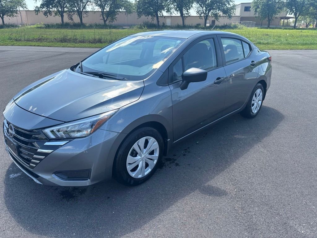 Used 2025 Gun Metallic Nissan 1.6 S image 3