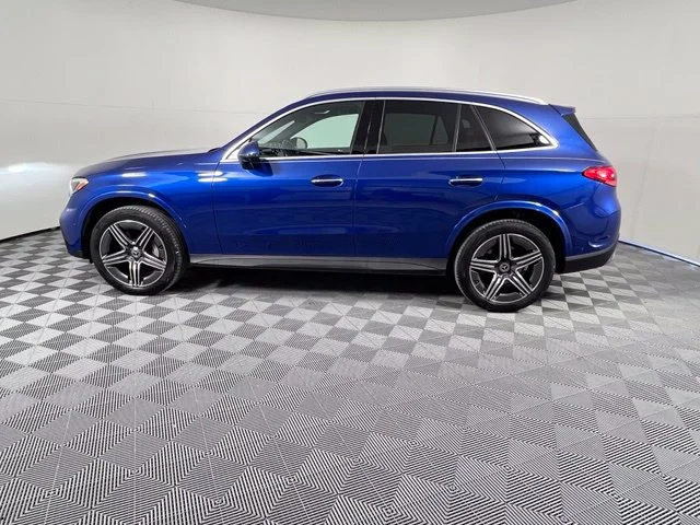 Used 2023 Blue Mercedes-Benz GLC 300 image 4