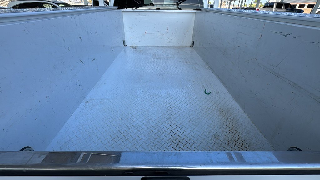 Used 2025 White Ford XL image 25