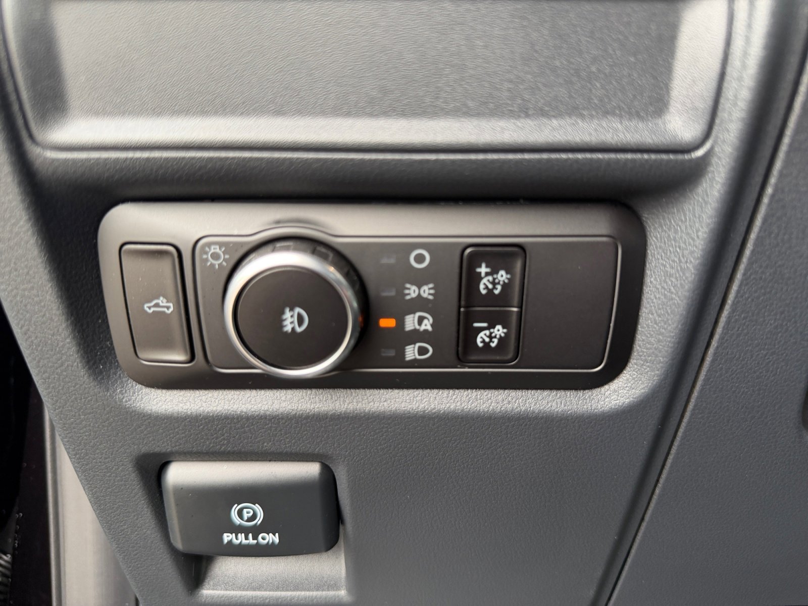 New 2026 Agate Black Metallic Ford XLT image 25