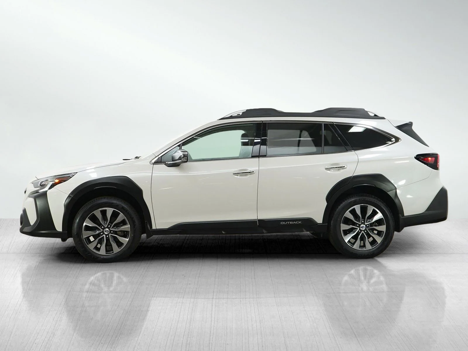 Used 2024 Subaru Outback Touring with VIN 4S4BTAPC4R3105525 for sale in Burnsville, Minnesota