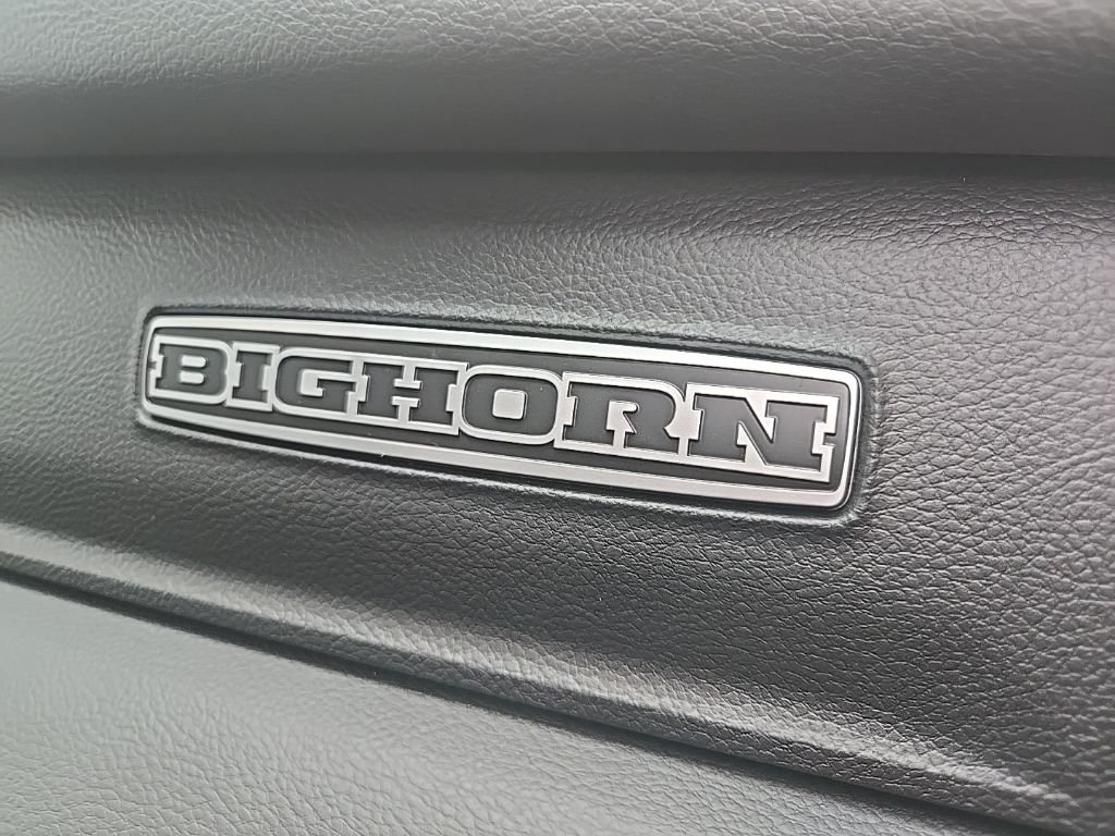 New 2026 Diamond Black Crystal Pearl-Coat Exterior Paint RAM Big Horn/Lone Star image 86