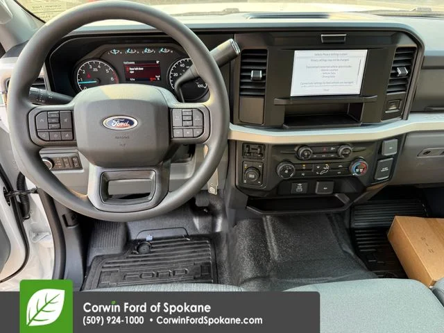 New 2026 Oxford White Ford XLT image 3