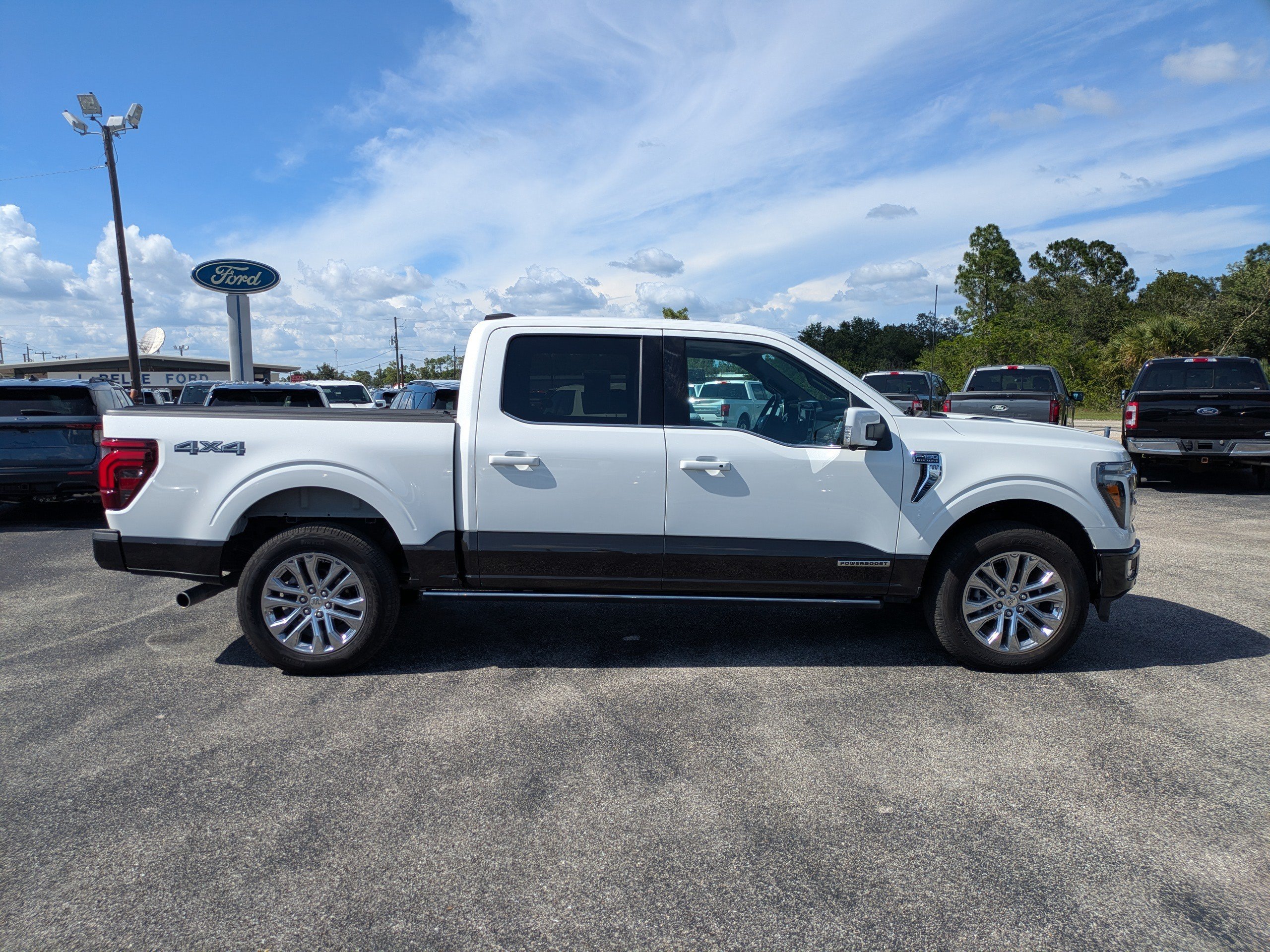 Used 2024  Ford King Ranch image 3