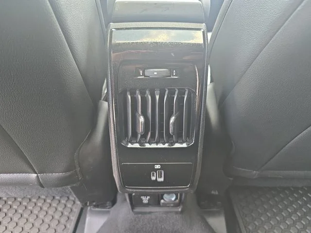 Certified Used 2022 Blue Jeep Latitude image 33