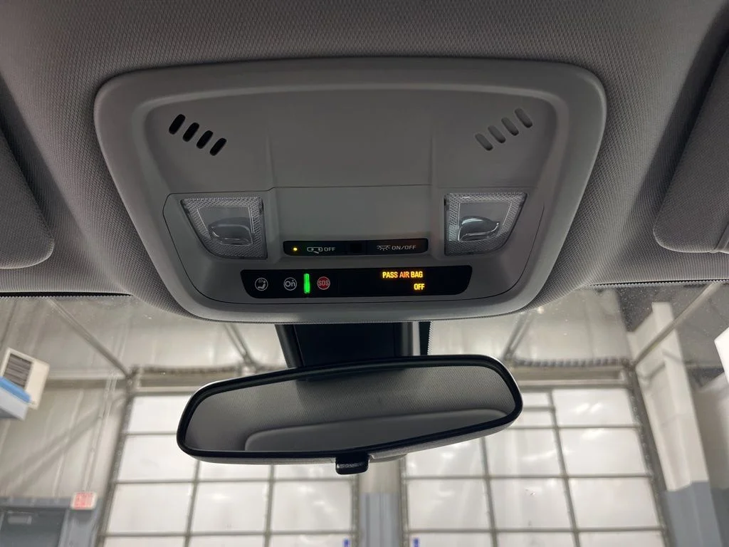 Used 2020 Summit White Chevrolet LS image 25