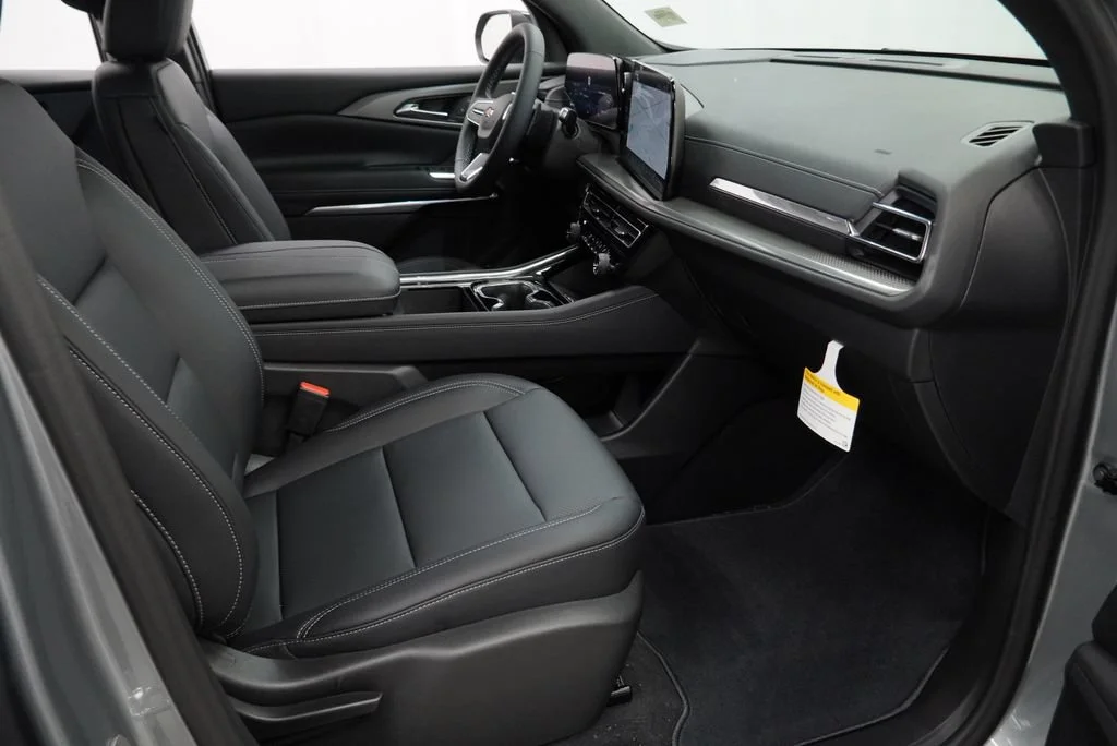 2027 Chevrolet Traverse LT - Photo 29