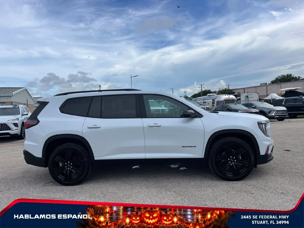 New 2027 Glacier White Tricoat GMC Elevation image 8