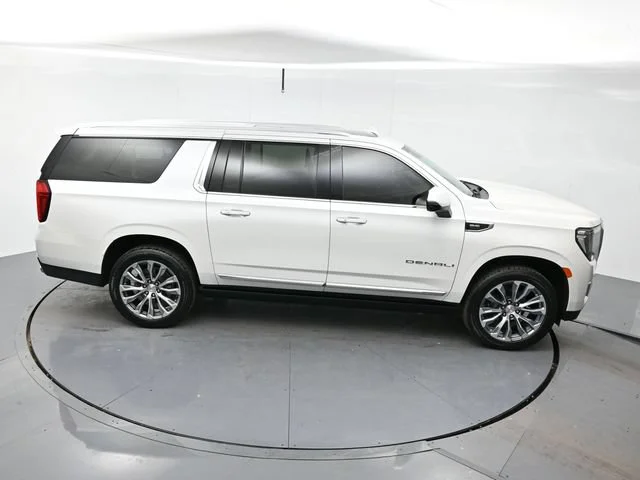 Used 2021 WHITE FROST TRICOAT GMC Denali image 41