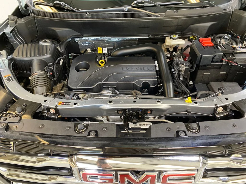 Used 2026 Silver GMC Elevation image 9