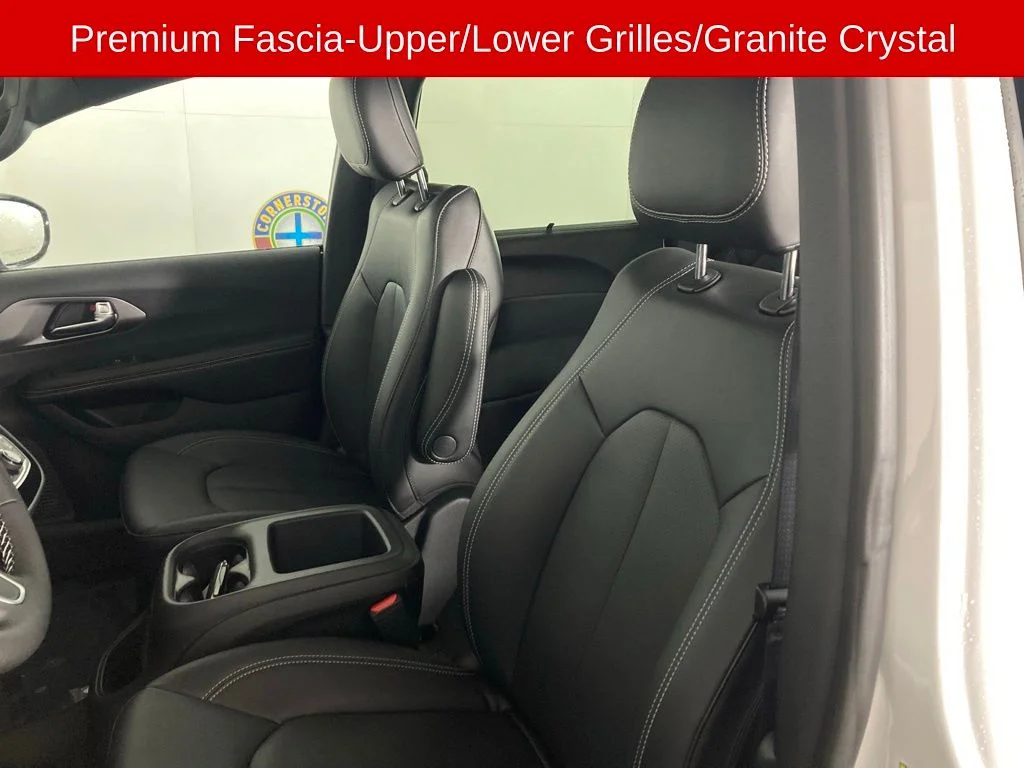2026 Chrysler Pacifica Select - Photo 10