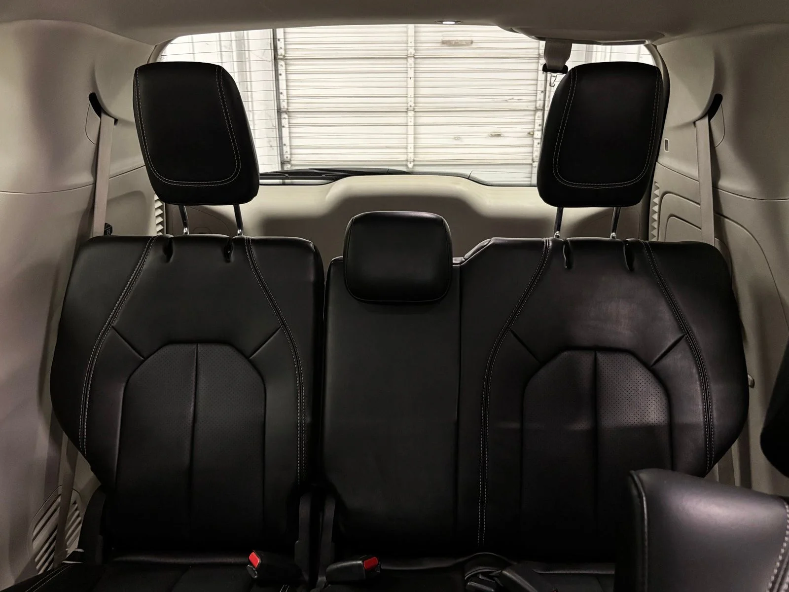 Used 2023 Silver Chrysler Touring L image 19