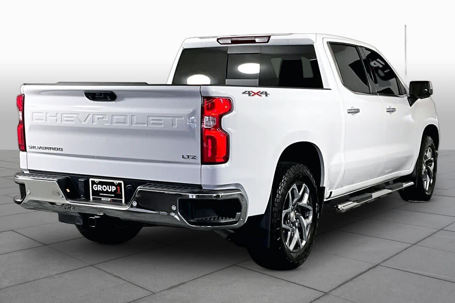 Used 2024 Summit White Chevrolet LTZ image 13