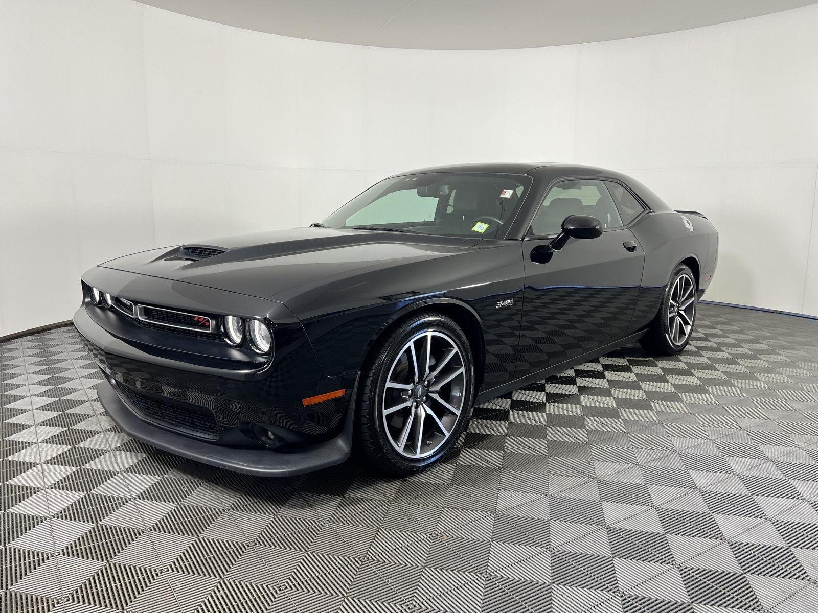 Used 2023 Pitch Black Clearcoat Dodge R/T image 28