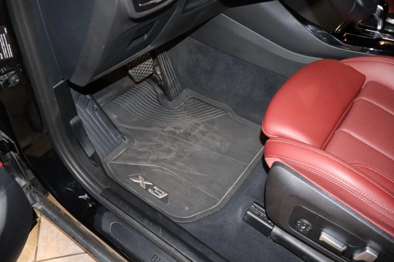 Used 2023 Jet Black BMW xDrive30i image 10