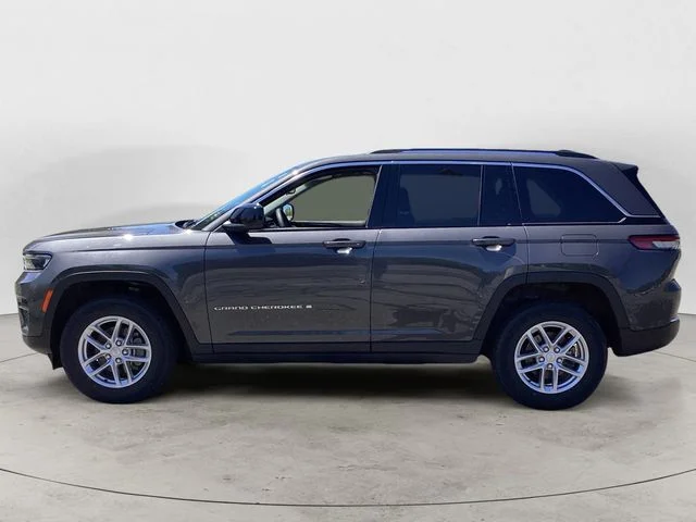 Certified Used 2023 Gray Metallic Jeep Laredo X image 2