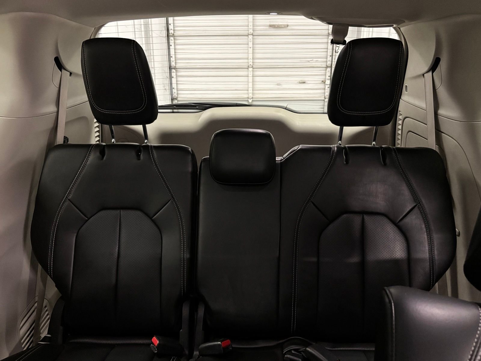 Used 2023 Silver Chrysler Touring L image 19
