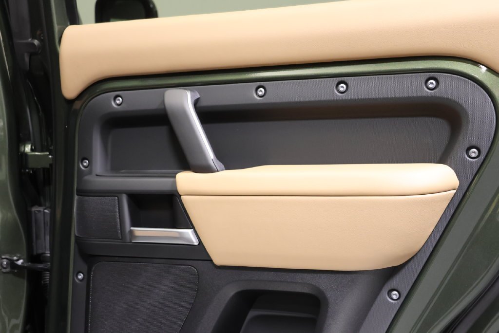 New 2026 Woolstone Green LAND ROVER X-Dynamic SE image 43