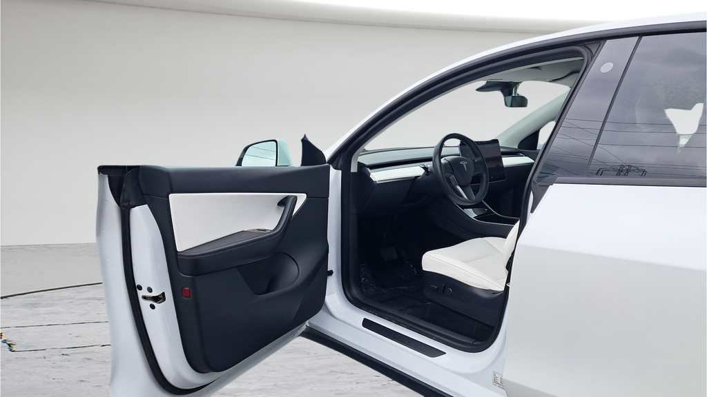 Used 2021  Tesla Long Range image 9