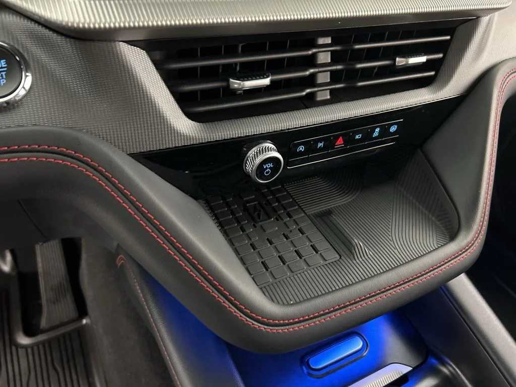 2025 Ford Explorer ST - Photo 24