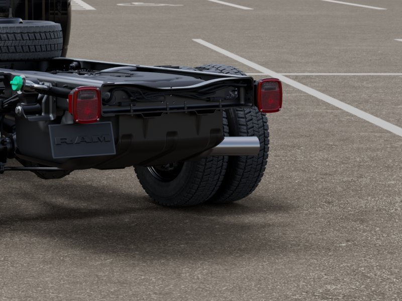 New 2026 Diamond Black Crystal Pearl-Coat Exterior Paint RAM Tradesman image 35