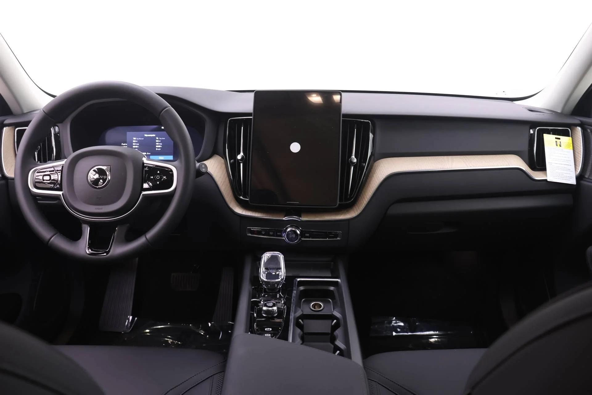 New 2026 Crystal White Volvo Plus image 8