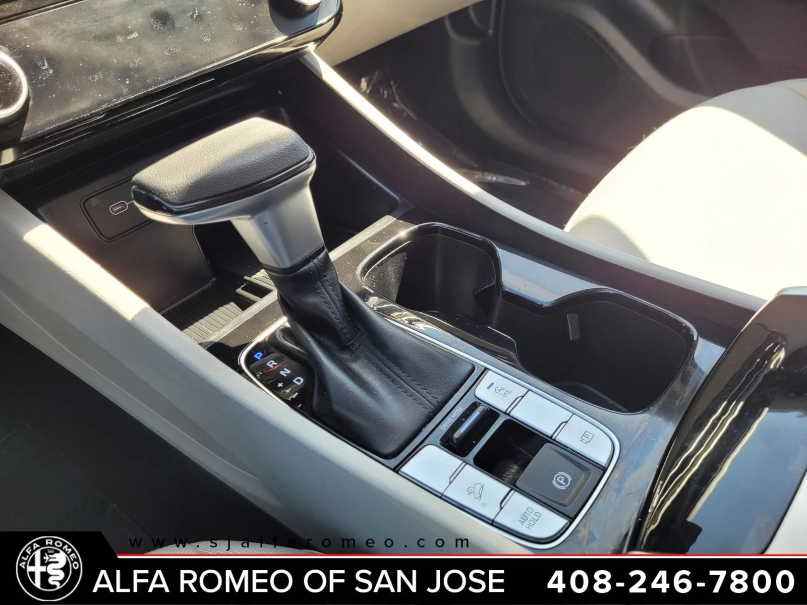 Used 2025 White Hyundai SEL image 12